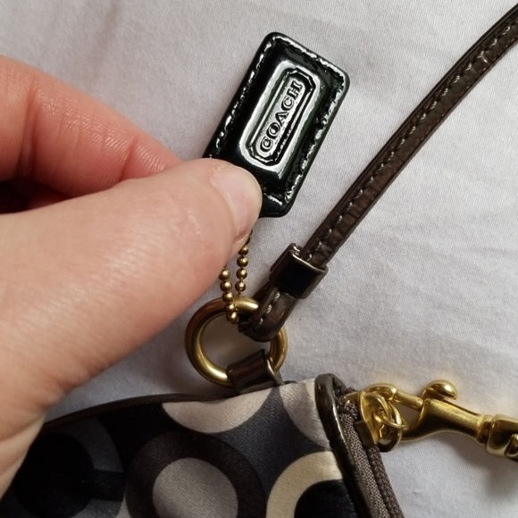 Coach wristlet - Picture 2 of 4